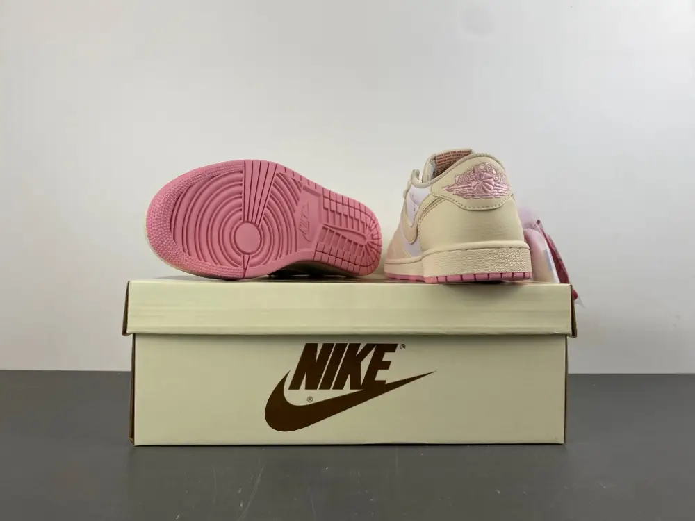 Travis Scott x Air Jordan 1 Low 