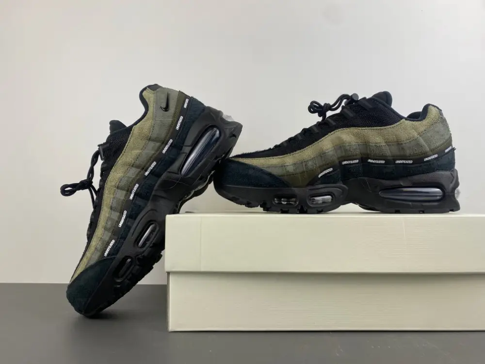 Undefeated x Air Max 95 