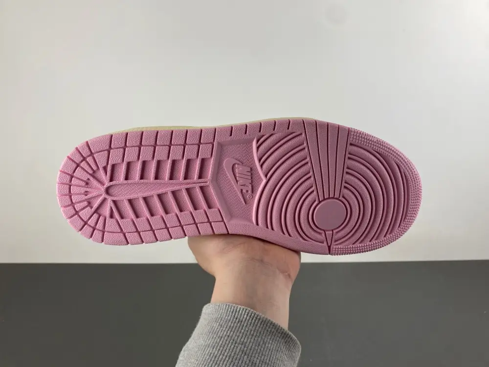 Travis Scott x Air Jordan 1 Low OG Shy Pink 