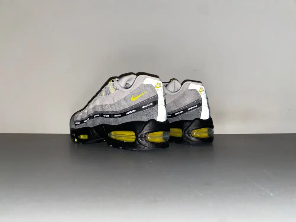Undefeated x Nike Air Max 95  Air Max 