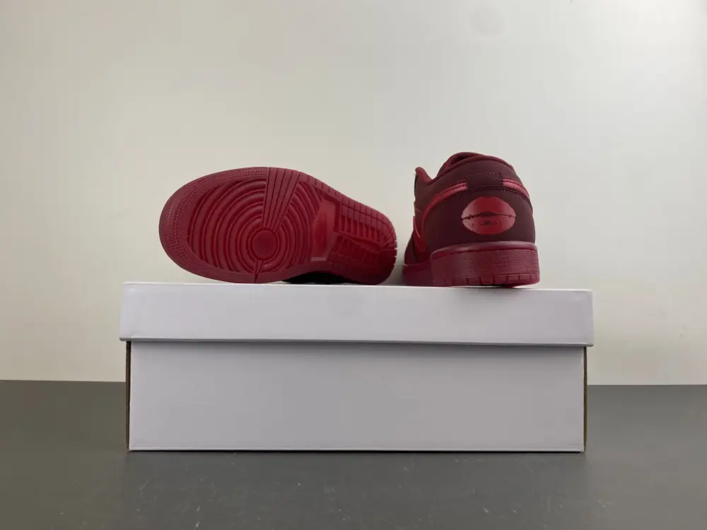 Air Jordan 1 Low 
