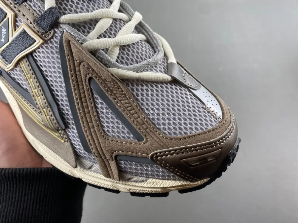 New Balance 19066 