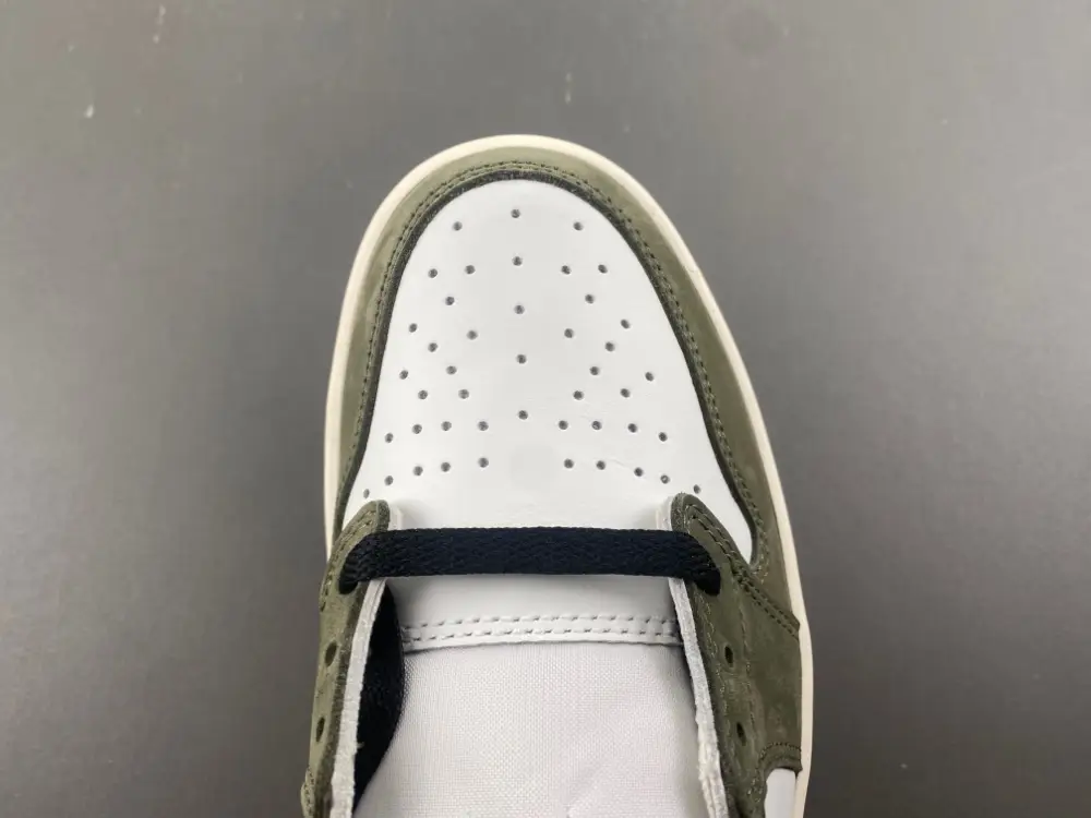 Air Jordan 1 Retro Low 