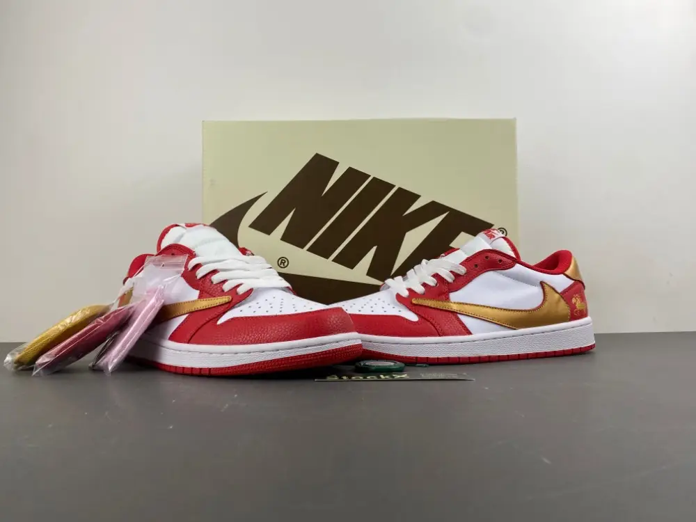 Travis Scott x Air Jordan 1 Low 