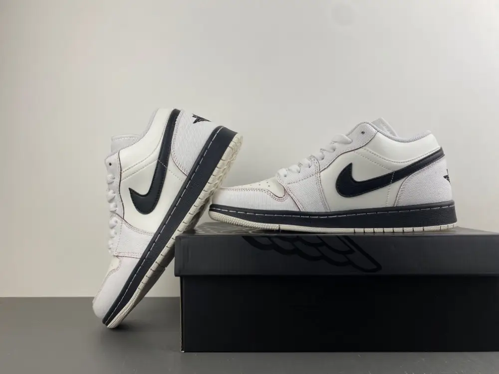 Air Jordan 1 Low 