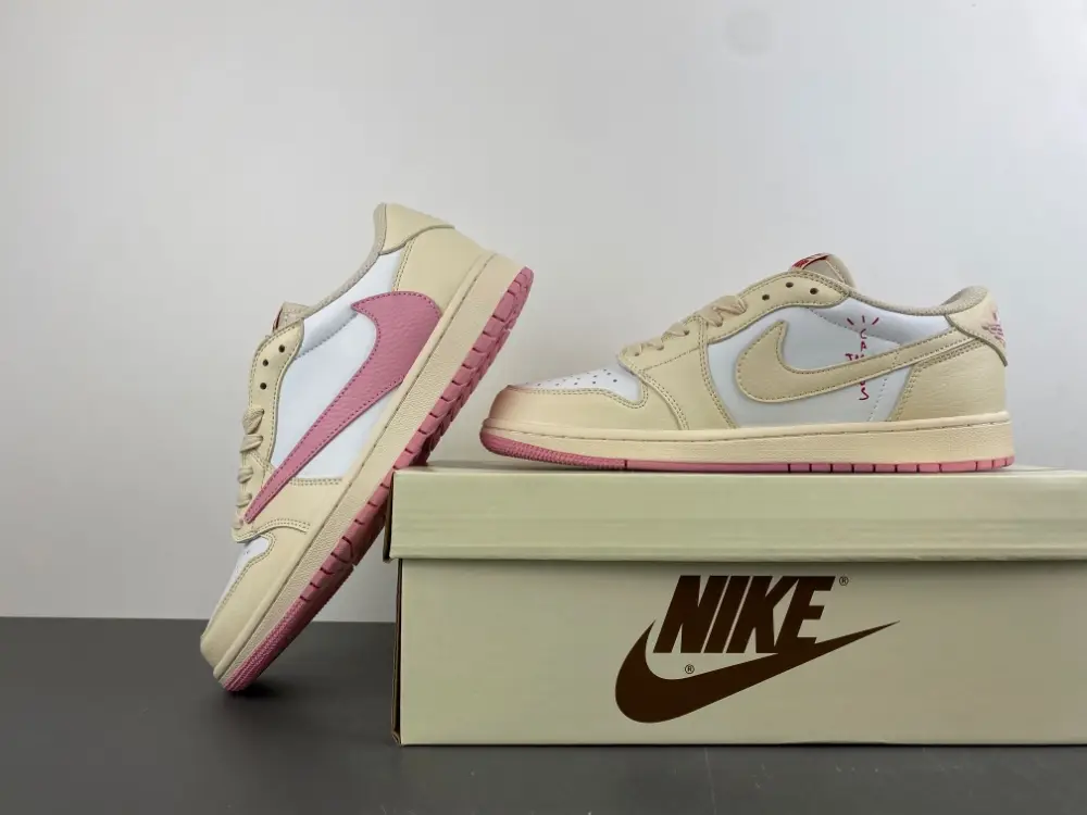 Travis Scott x Air Jordan 1 Low 