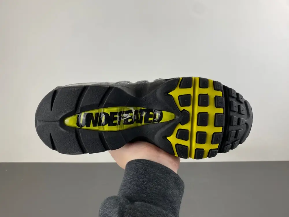 Undefeated x Nike Air Max 95  Air Max 