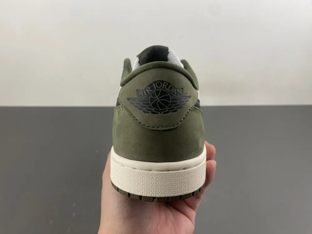 Air Jordan 1 Retro Low 