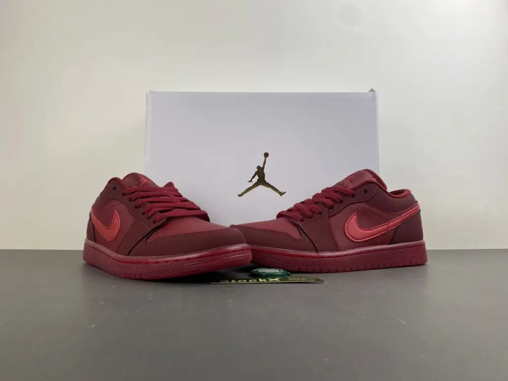 Air Jordan 1 Low 
