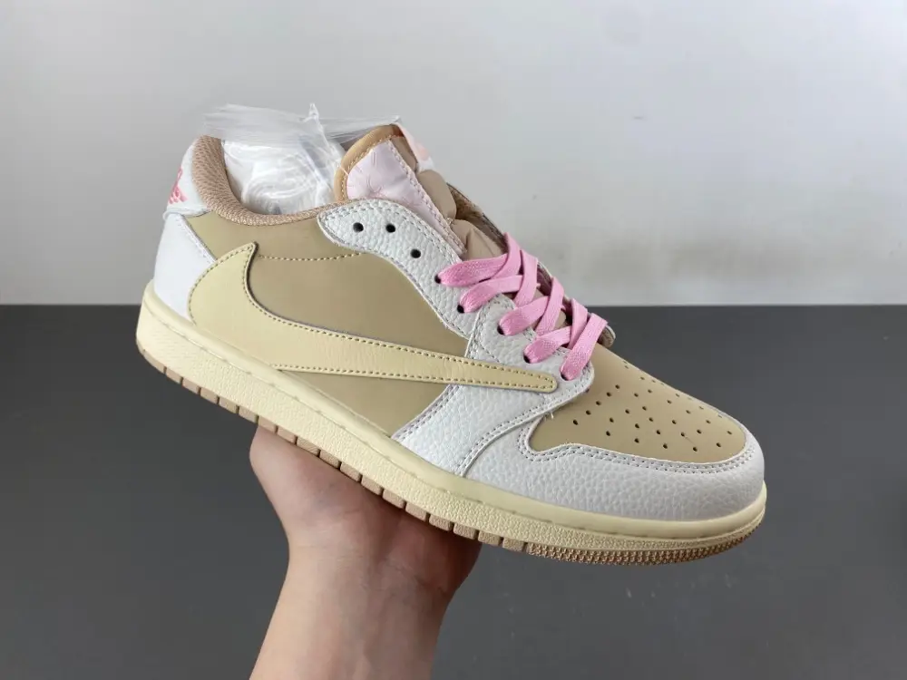 Travis Scott x Air Jordan 1 Low 