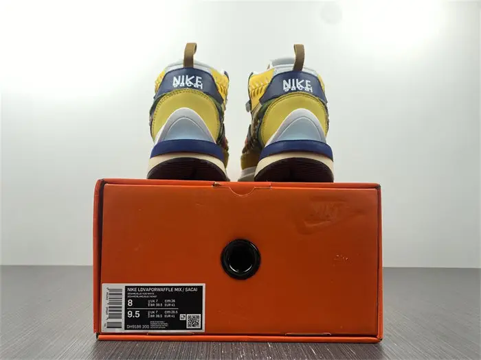 Nike Vaporwaffle sacai Jean Paul Gaultier Sesame Blue 