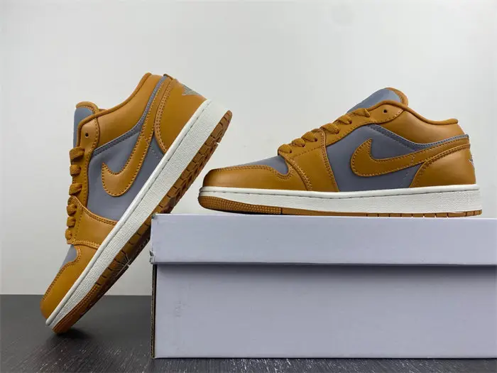 Air Jordan 1 Low 