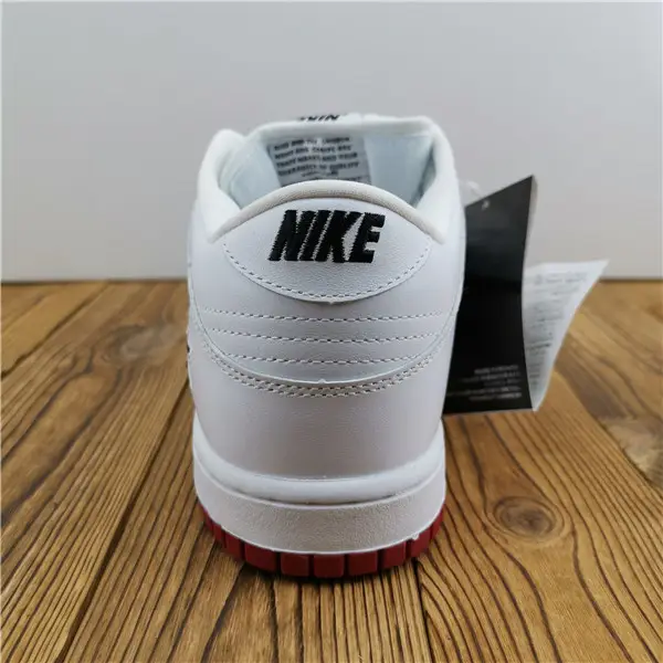 NIKE SB DUNK LOW SUPREME JEWELSWOOSH RED 