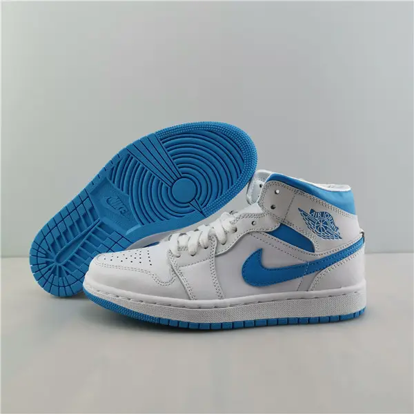 Air Jordan 1 MID North Carolina 