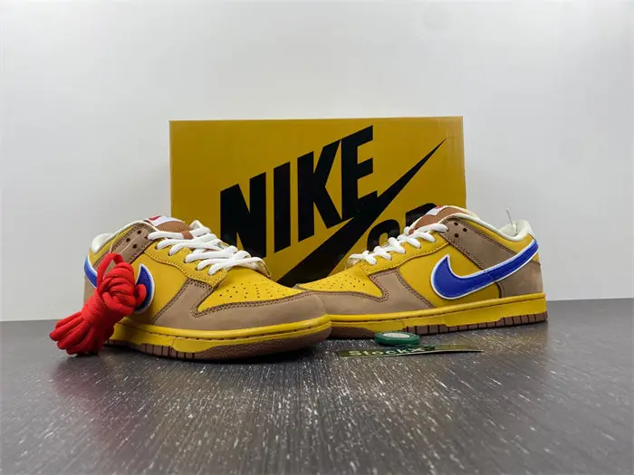 NIKE Dunk Low 