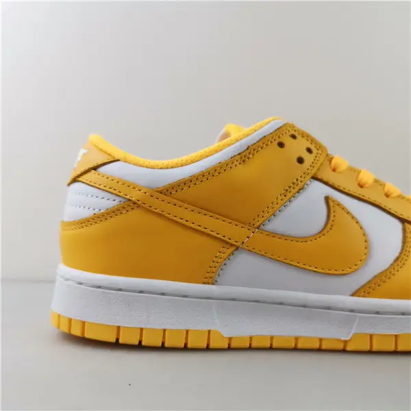 Nike Dunk Low Laser Orange (W) 
