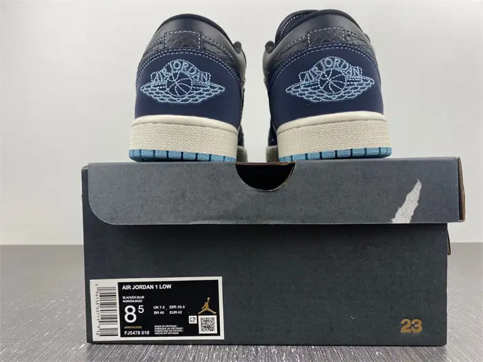Air Jordan 1 Low 