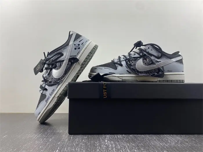 Nike Dunk Low 