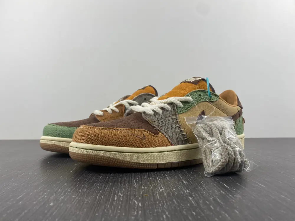 Jordan 1 Retro Low OG Zion Williamson Voodoo 
