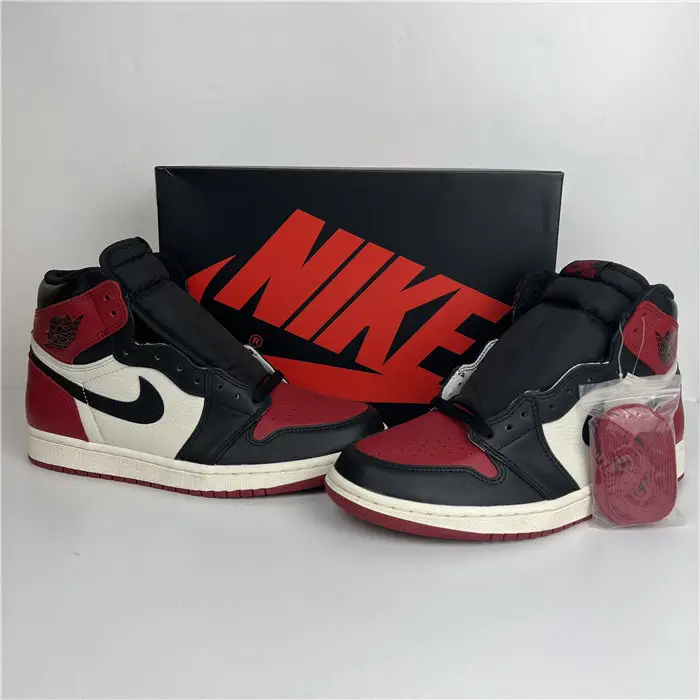 Jordan 1 Retro High Bred Toe 