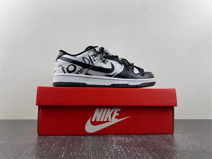 Nike Dunk Low Retro 