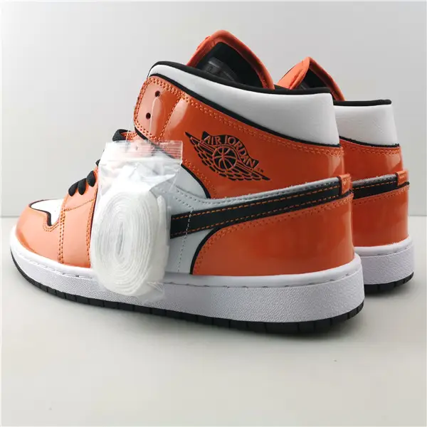 AIR JORDAN 1 MID 