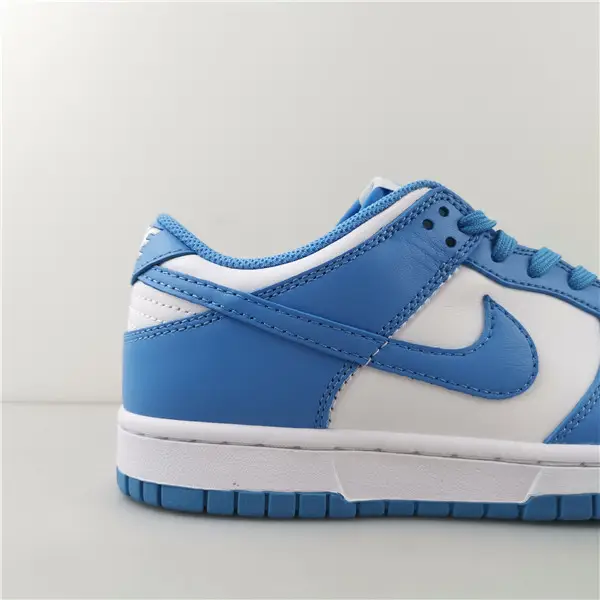 Nike Dunk Low UNC (2021) 
