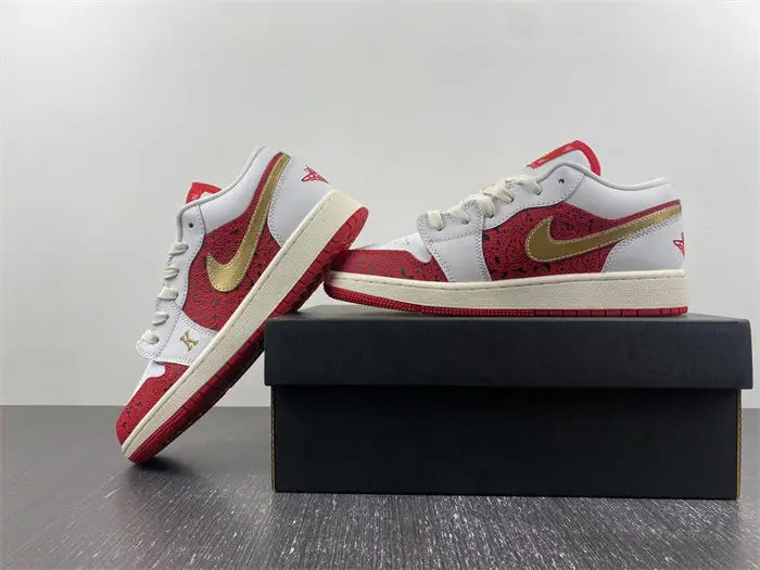 AIR JORDAN 1 LOW SE GS 'SPADES' 