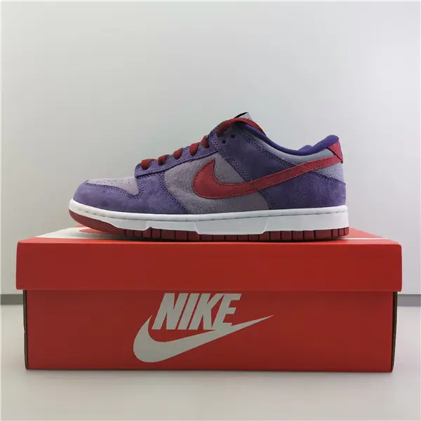 NIKE DUNK LOW 