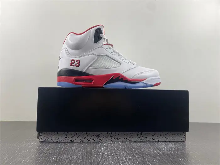 Jordan 5 Retro Fire Red Black Tongue 