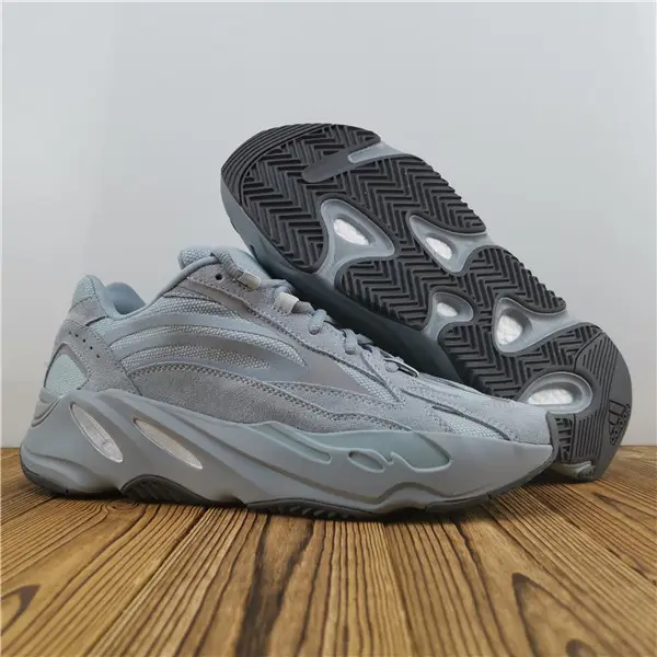 BLUE YEEZY BOOST 700 