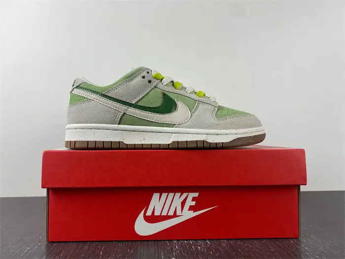 Nike SB Dunk 