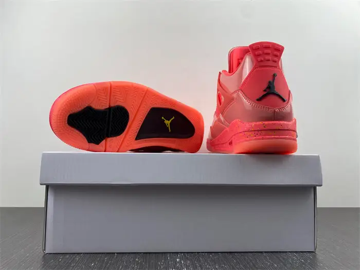 Jordan 4 Retro Hot Punch 