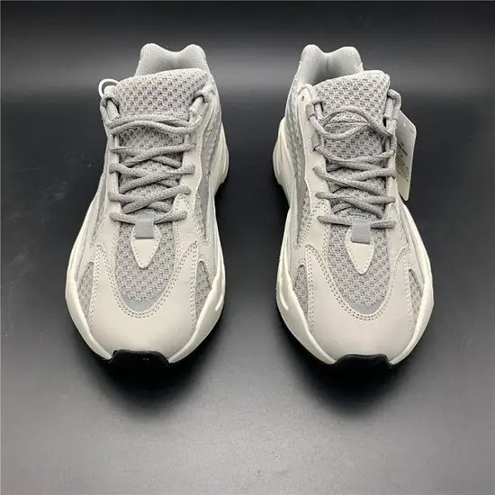 ADIDAS YEEZY BOOST 700 V2 