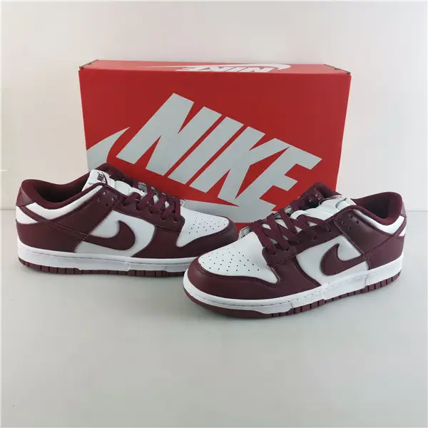 Nike Dunk Low Bordeaux (W) 