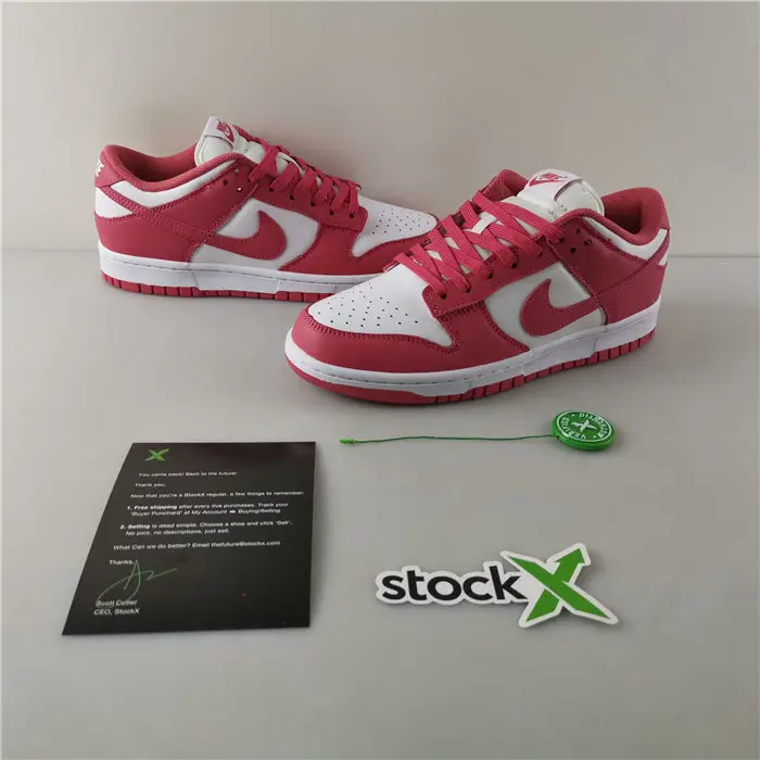 Nike Dunk Low 
