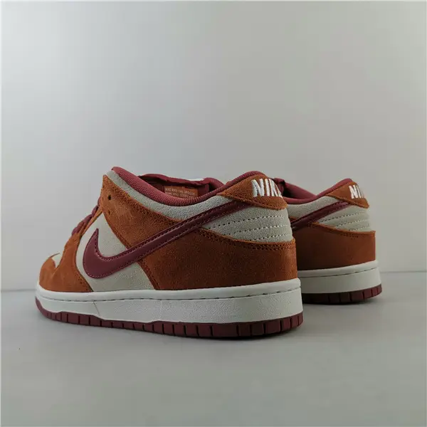 Nike SB Dunk Low Pro Dark Russet Cedar 