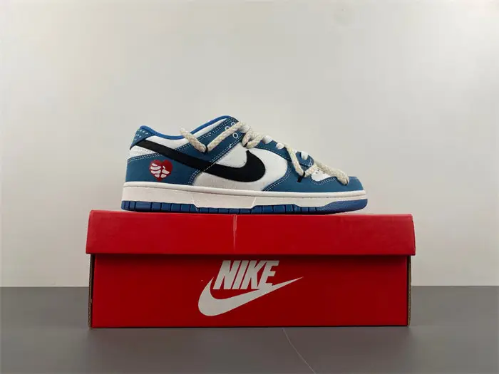 Nike Dunk Low 