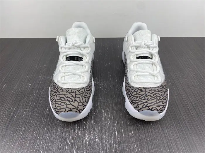 Air Jordan 11 Low WMNS 