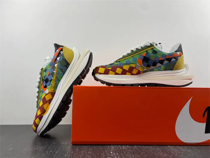 sacai x Nike Waffle Woven Green Gusto 