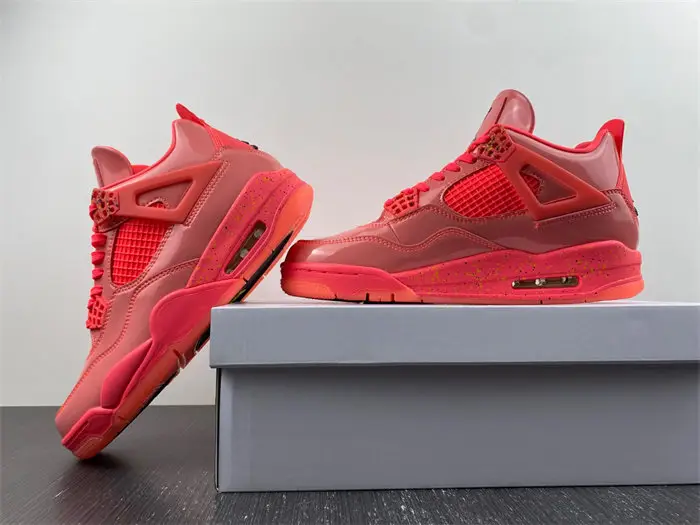 Jordan 4 Retro Hot Punch 