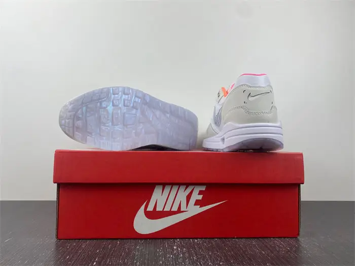 Nike Air Max 1 Unlock Your Space 