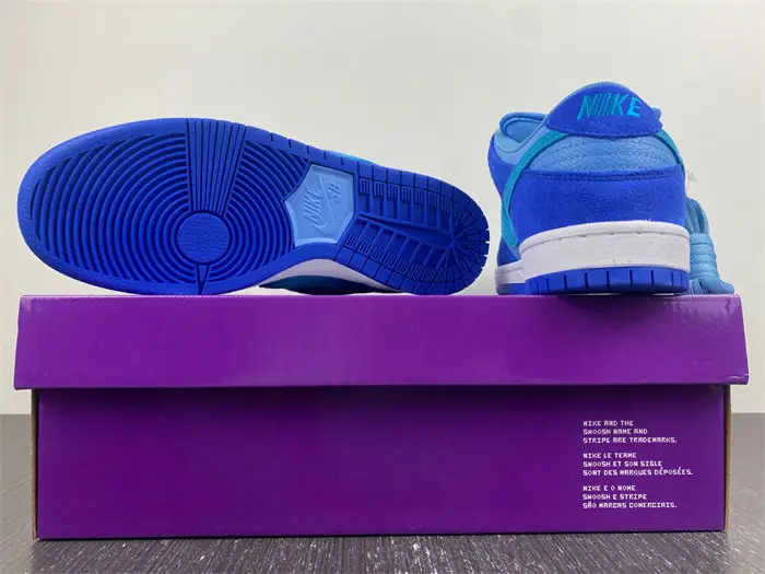 Nike SB Dunk Low Blue Raspberry 