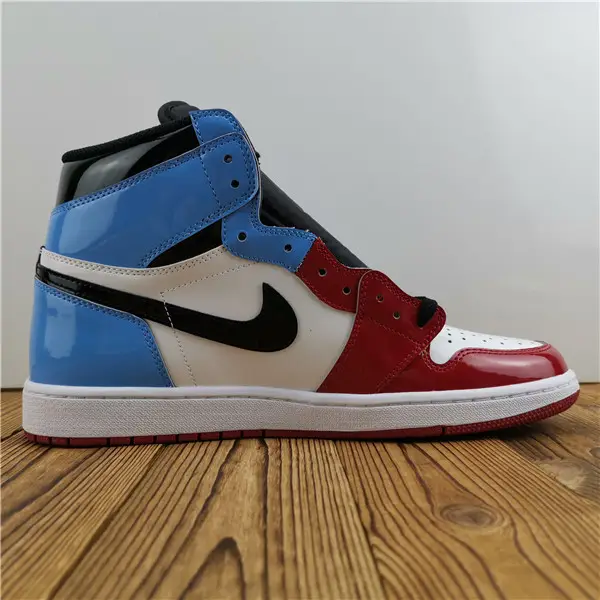 Jordan 1 Retro High Fearless UNC Chicago 
