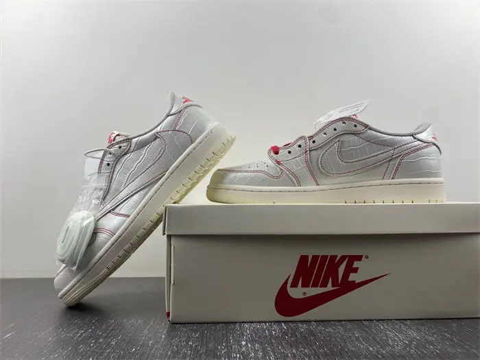 TS x AJ1 Travis Scott x Air Jordan 1 Low OG 