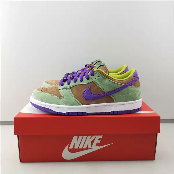 Nike SB Dunk Low SP 