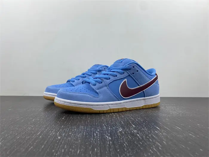 Nike SB Dunk Low Philadelphia Phillies 
