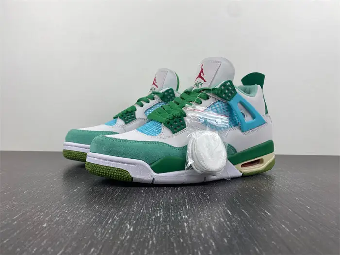 Air Jordan 4 PE 