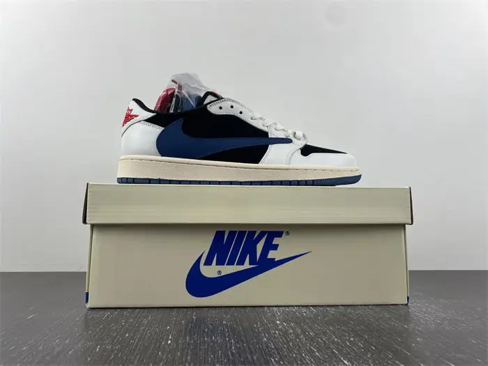 Travis Scott x Air Jordan 1 Low 