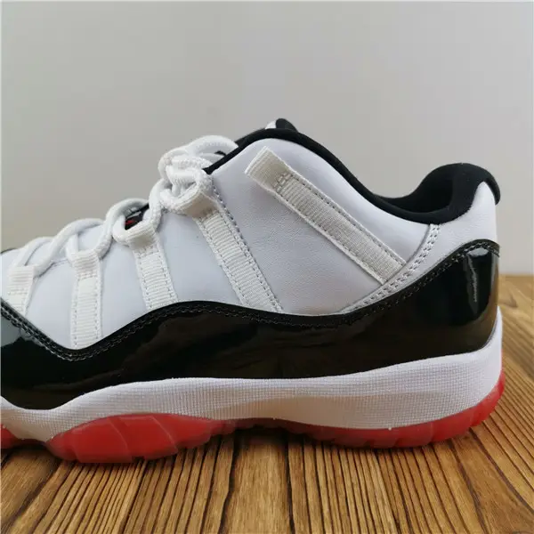Jordan 11 Retro Low Concord Bred 